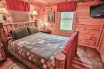 Queen size second bedroom